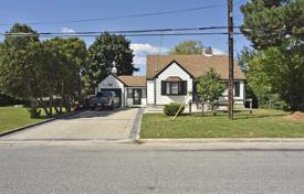 10 dormitorio casa de pueblo en Etobicoke, Canadá. C$1 704 000