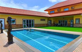 4 dormitorio villa 420 m² en Pattaya, Tailandia. $388 000
