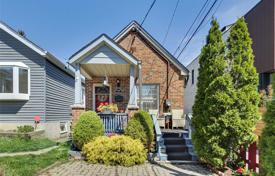 Casa de pueblo – Rushton Road, York, Toronto,  Ontario,   Canadá. C$1 112 000