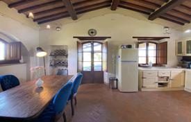 20 dormitorio chalet en Cortona, Italia. 1 200 000 €