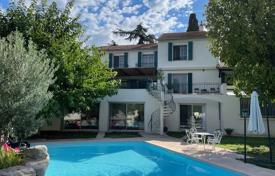 Casa de pueblo – Arles, Bouches-du-Rhône, Provenza - Alpes - Costa Azul,  Francia. 1 390 000 €