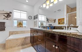 3 dormitorio casa de pueblo 216 m² en Miami, Estados Unidos. $975 000
