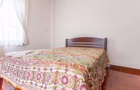 4 dormitorio chalet en Khlong Toei, Tailandia. $3 060  por semana