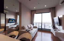 1-dormitorio apartamentos en condominio en Huai Khwang, Tailandia. $215 000