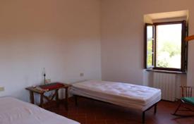 4 dormitorio villa 300 m² en Pomarance, Italia. 650 000 €