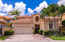 Villa – Hollywood, Florida, Estados Unidos. $1 555 000