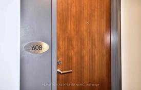 5 dormitorio piso en North York, Canadá. C$762 000