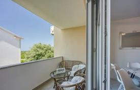 5 dormitorio piso 130 m² en Umag, Croacia. 402 000 €