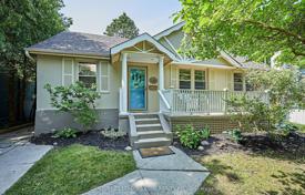 14 dormitorio casa de pueblo en Scarborough, Canadá. C$1 294 000