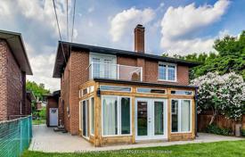 13 dormitorio casa de pueblo en Etobicoke, Canadá. C$2 251 000