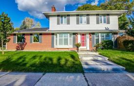 Casa de pueblo – North York, Toronto, Ontario,  Canadá. C$1 850 000