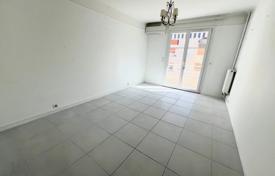 3 dormitorio piso en Antibes, Francia. 399 000 €