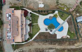 3 dormitorio adosado en Pafos, Chipre. 346 000 €