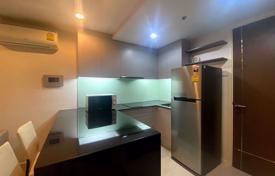 1-dormitorio apartamentos en condominio en Watthana, Tailandia. $180 000