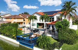 Casa de pueblo – Hialeah, Florida, Estados Unidos. $1 849 000