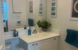5 dormitorio piso en Yonge Street, Canadá. C$967 000