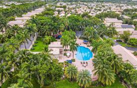 Casa de pueblo – Doral, Florida, Estados Unidos. $779 000