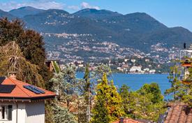 3 dormitorio piso en Stresa, Italia. 440 000 €
