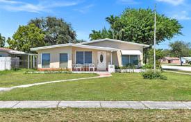 Casa de pueblo – North Miami Beach, Florida, Estados Unidos. $550 000