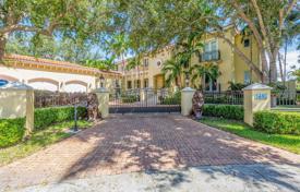 Villa – Coral Gables, Florida, Estados Unidos. 2 485 000 €