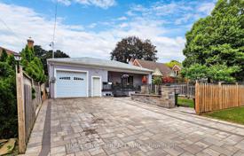 12 dormitorio casa de pueblo en Scarborough, Canadá. C$2 070 000