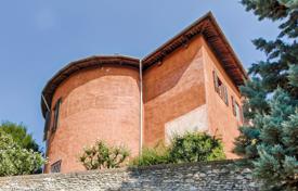 Castillo – Cuneo, Piedmont, Italia. 2 100 000 €