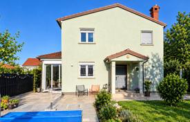 5 dormitorio casa de pueblo 170 m² en Umag, Croacia. 660 000 €