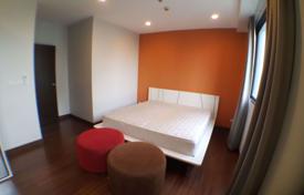 1-dormitorio apartamentos en condominio en Watthana, Tailandia. $119 000