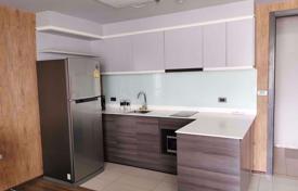 2-dormitorio apartamentos en condominio en Watthana, Tailandia. $238 000