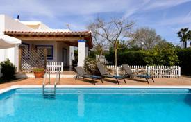 Villa – Ibiza, Islas Baleares, España. 3 260 €  por semana