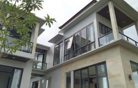 Villa – Mengwi, Bali, Indonesia. $384 000
