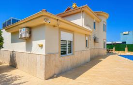 4 dormitorio villa 250 m² en Kargicak, Turquía. 16 658 000 TRY