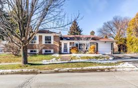 Casa de pueblo – North York, Toronto, Ontario,  Canadá. C$1 355 000