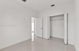 4 dormitorio casa de pueblo 169 m² en Miami, Estados Unidos. $987 000