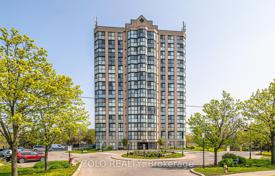 6 dormitorio piso en Etobicoke, Canadá. C$776 000