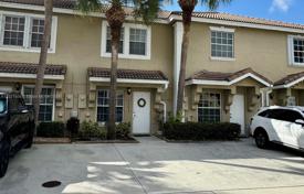 Condominio – Pembroke Pines, Broward, Florida,  Estados Unidos. $386 000