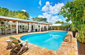 Villa – Pinecrest, Florida, Estados Unidos. 1 163 000 €