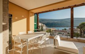 3 dormitorio piso 172 m² en Herceg Novi city, Montenegro. 1 470 000 €