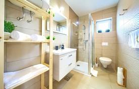 4 dormitorio piso 107 m² en Malinska, Croacia. 550 000 €