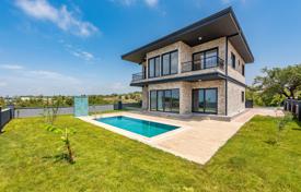 4 dormitorio villa 240 m² en Avsallar, Turquía. $443 000
