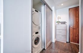 4 dormitorio piso en North York, Canadá. C$896 000