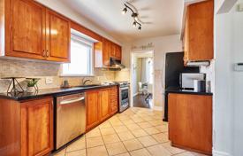 4 dormitorio casa de pueblo en Scarborough, Canadá. C$1 421 000