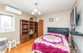 11 dormitorio casa de pueblo en North York, Canadá. C$1 812 000