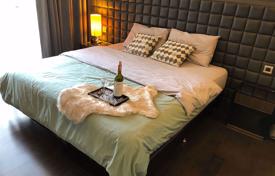 2-dormitorio apartamentos en condominio en Watthana, Tailandia. $2 900  por semana