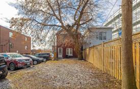 6 dormitorio casa de pueblo en Etobicoke, Canadá. C$1 165 000