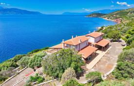 2 dormitorio casa de pueblo 215 m² en Thessalia Sterea Ellada, Grecia. 610 000 €
