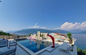 6 dormitorio villa 280 m² en Krašići, Montenegro. 1 500 000 €