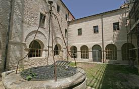 34 dormitorio piso en Sassoferrato, Italia. 3 500 000 €