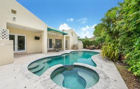 Villa – Coral Gables, Florida, Estados Unidos. $809 000