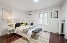 8 dormitorio casa de pueblo en North York, Canadá. C$1 543 000